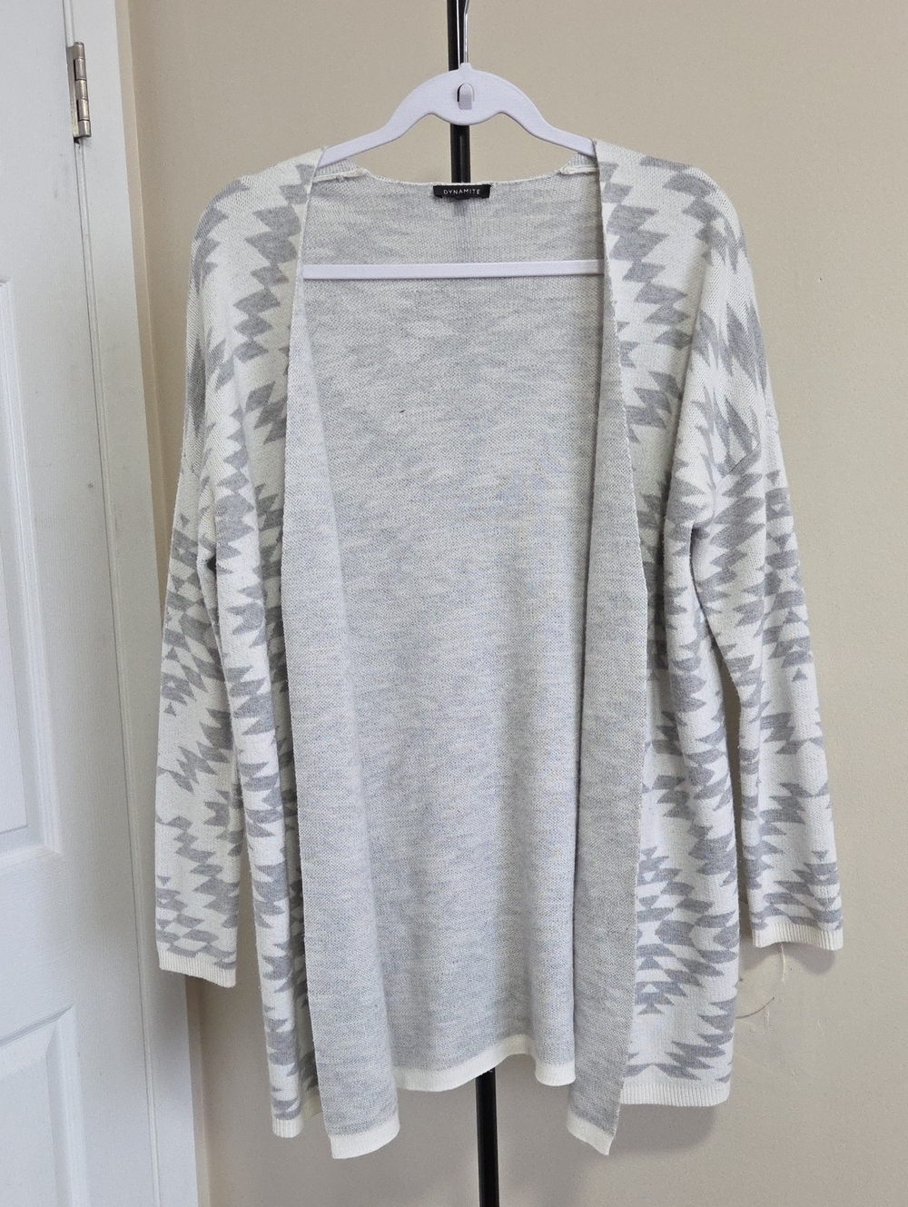 Dynamite Light Gray & White Aztec Open-Front Cardigan